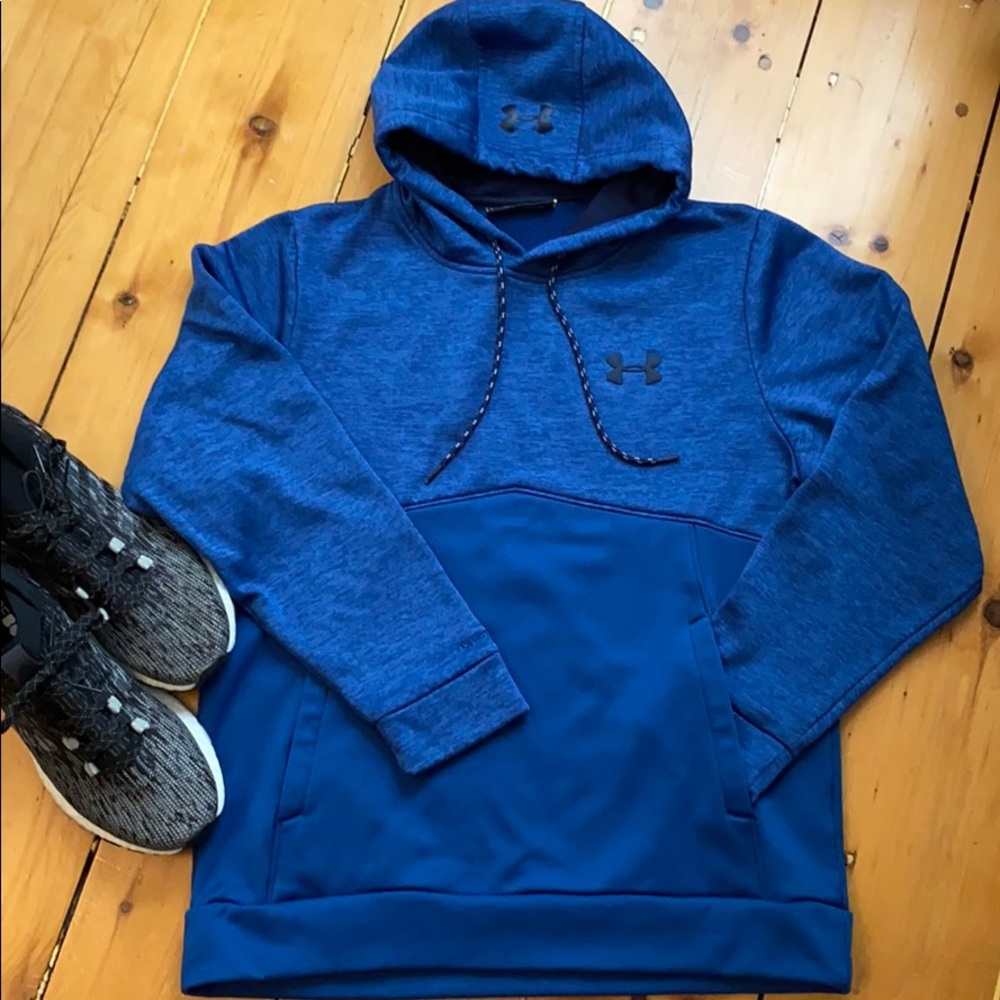 Under Armour Dri-FIT hoodie, front pocket.